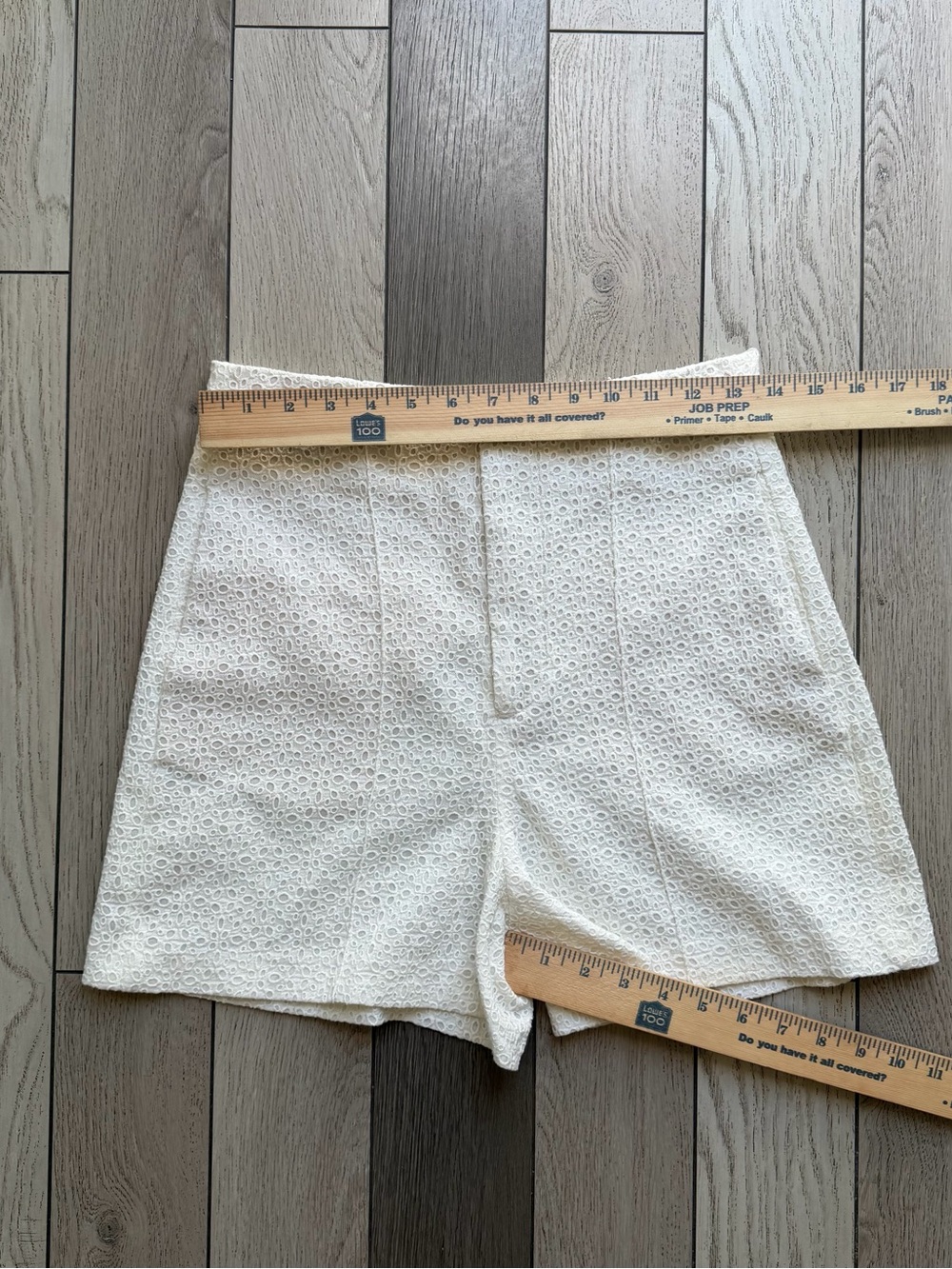 Zara High-Waist Eyelet Shorts - Cream size M - Picture 3 of 4